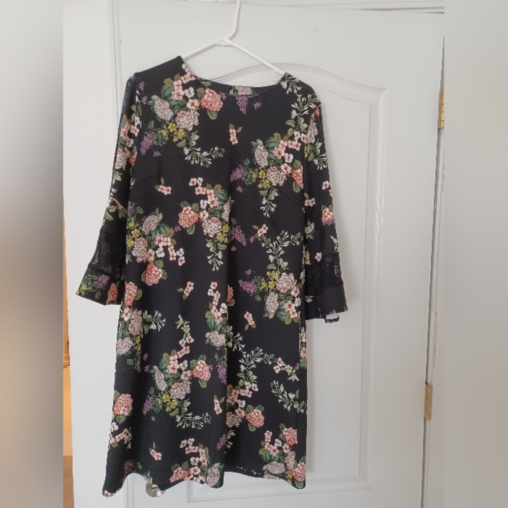 New York & Company, Large, Black Floral